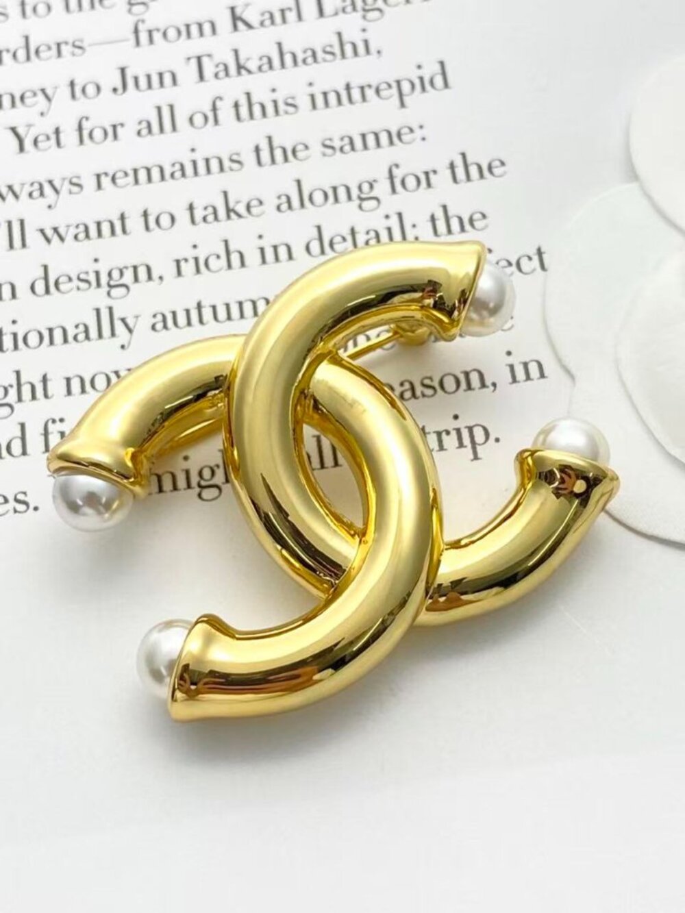 💕Chanel Golden Double C Pearl Pin